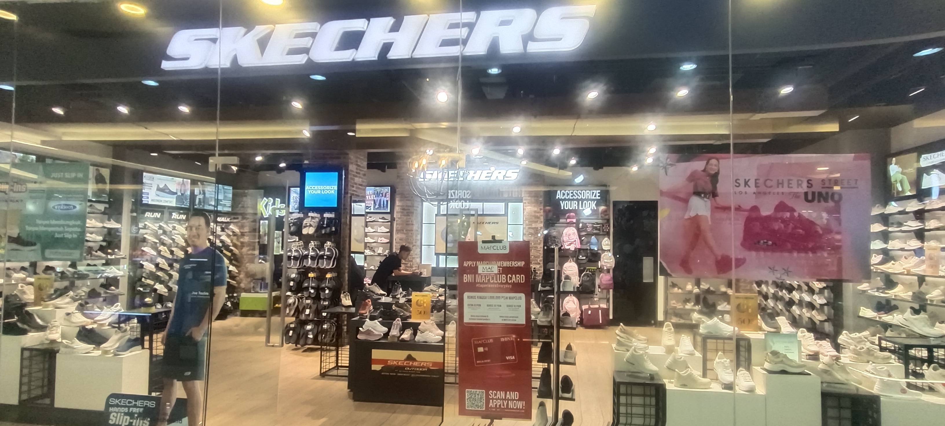 Skechers