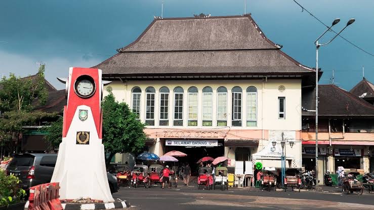 Pasar Gede Harjonagoro